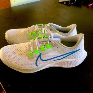 Brand new nike shoes no box